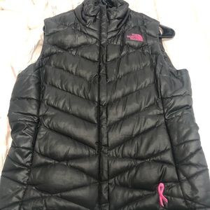Black north face puffer vest